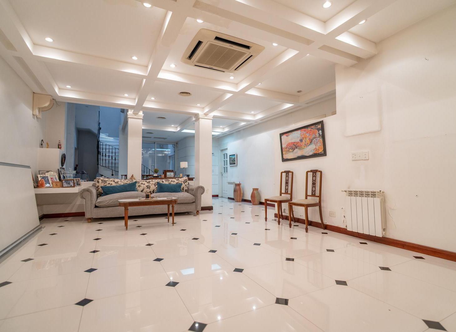 Foto de VENTA CASA 2 PLANTAS C/ GARAJE MAS PH INDEPENDIENTE de 3 AMB - BELGRANO, imagen 2