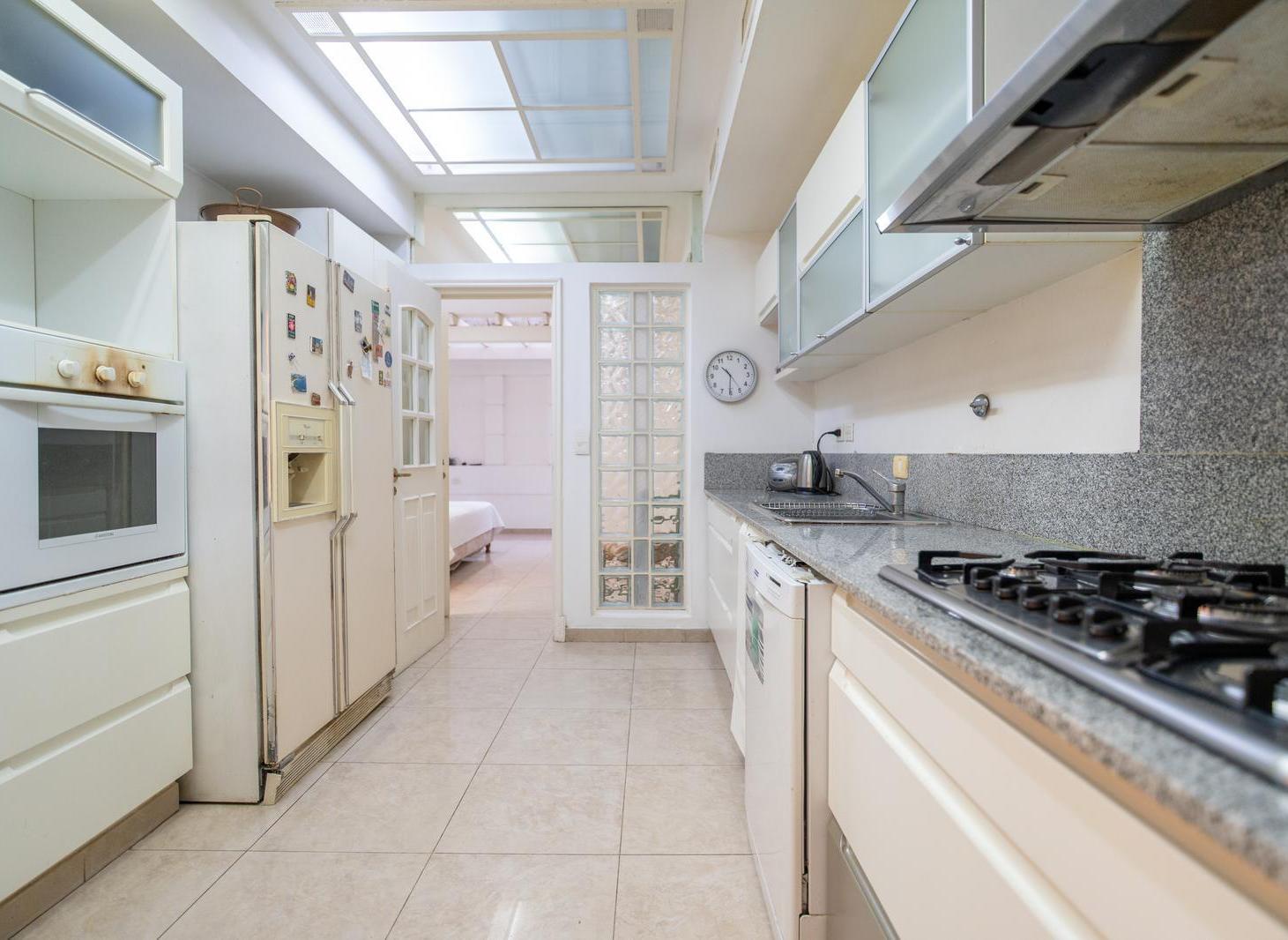 Foto de VENTA CASA 2 PLANTAS C/ GARAJE MAS PH INDEPENDIENTE de 3 AMB - BELGRANO, imagen 3
