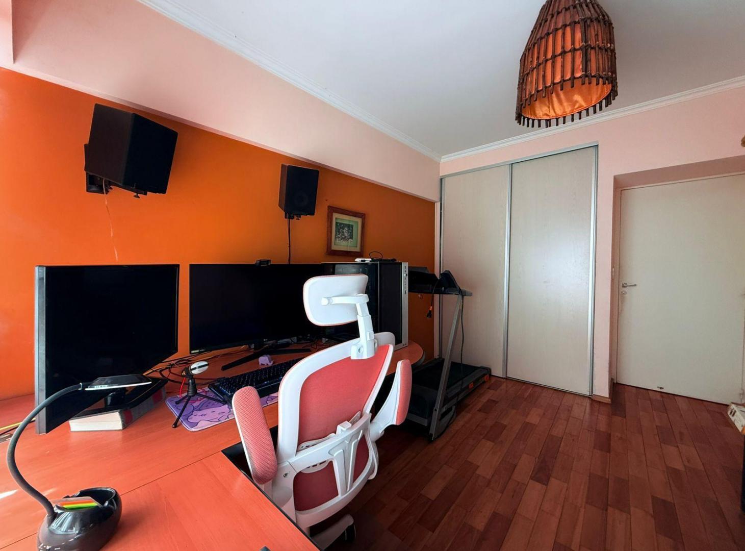 Foto de VENTA DEPARTAMENTO 4 AMBIENTES CON TERRAZA PROPIA Y COCHERA - VILLA, imagen 3