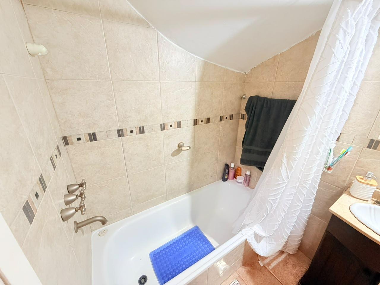 Foto de Venta PH 3 ambientes, luminoso, con patio y parrilla reciclado.Villa, imagen 1