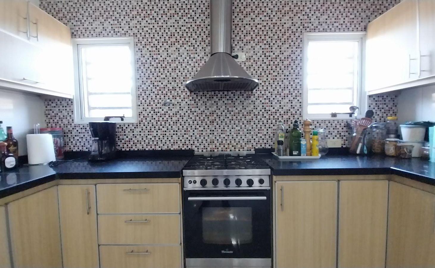 Foto de VENTA CASA 6 AMBIENTES PILETA PARRILLA BARRIO SEMICERRADO LOS CEIBOS, imagen 2