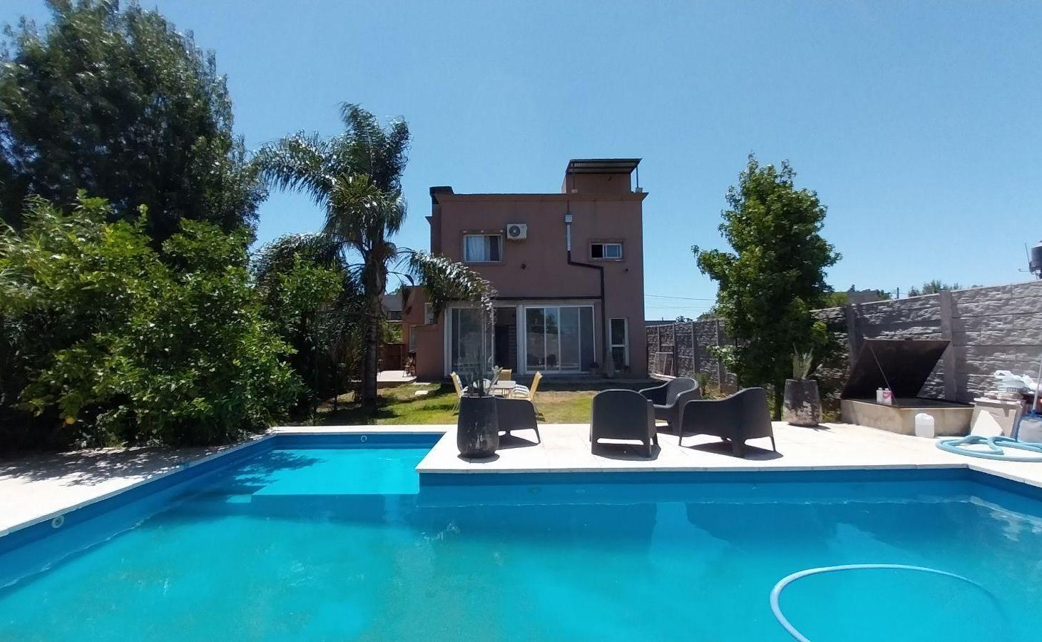 Foto de VENTA CASA 6 AMBIENTES PILETA PARRILLA BARRIO SEMICERRADO LOS CEIBOS, imagen 3
