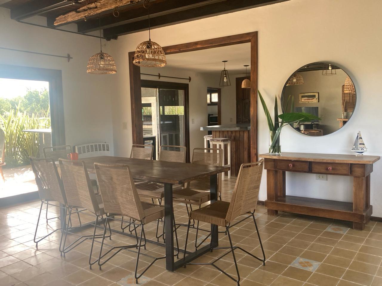 Foto de VENTA CASA 6 AMBIENTES LOTE INTERNO PILETA LAGO AMPLIA LUMINOSO BARRIO, imagen 4