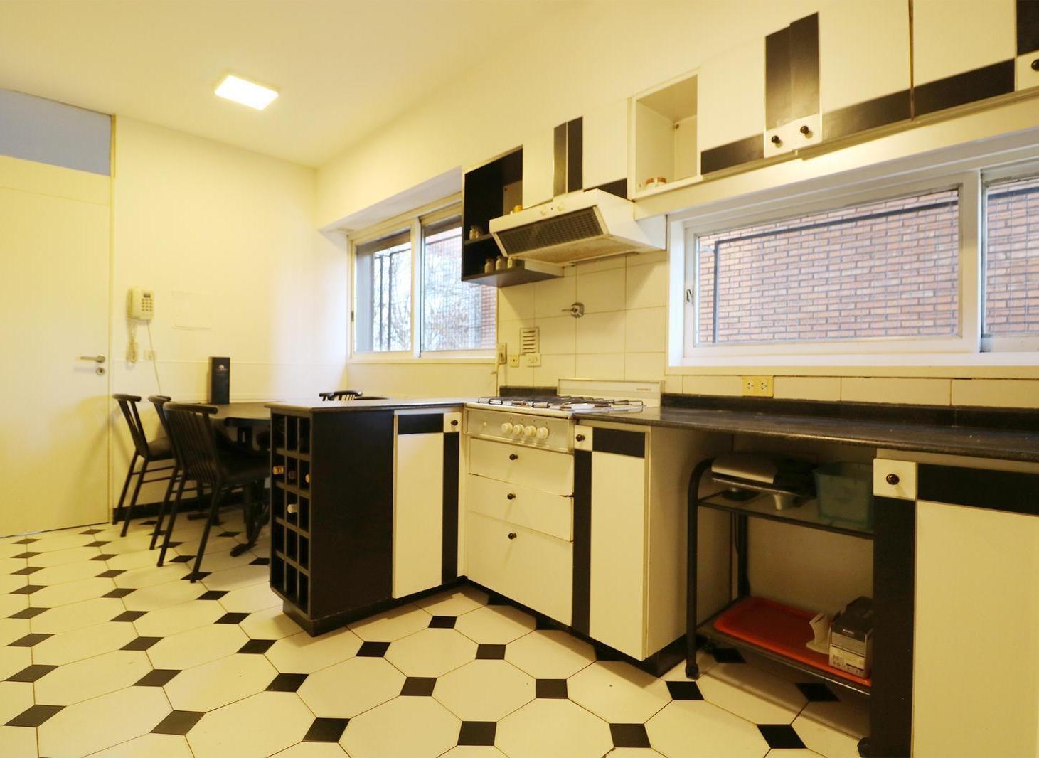 Foto de VENTA DEPARTAMENTO DE 4 AMBIENTES - PALERMO NUEVO - COCHERA - VISTA, imagen 3