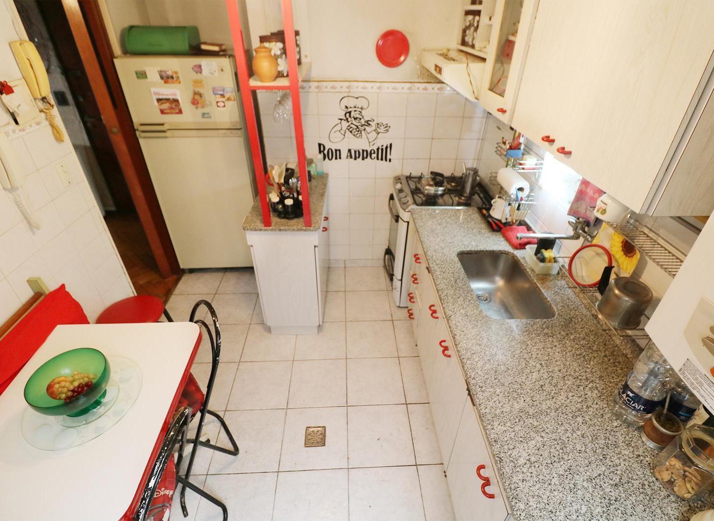 Foto de VENTA DEPARTAMENTO DE 2 AMBIENTES - CABALLITO - LUMINOSO - DOS PATIOS, imagen 2