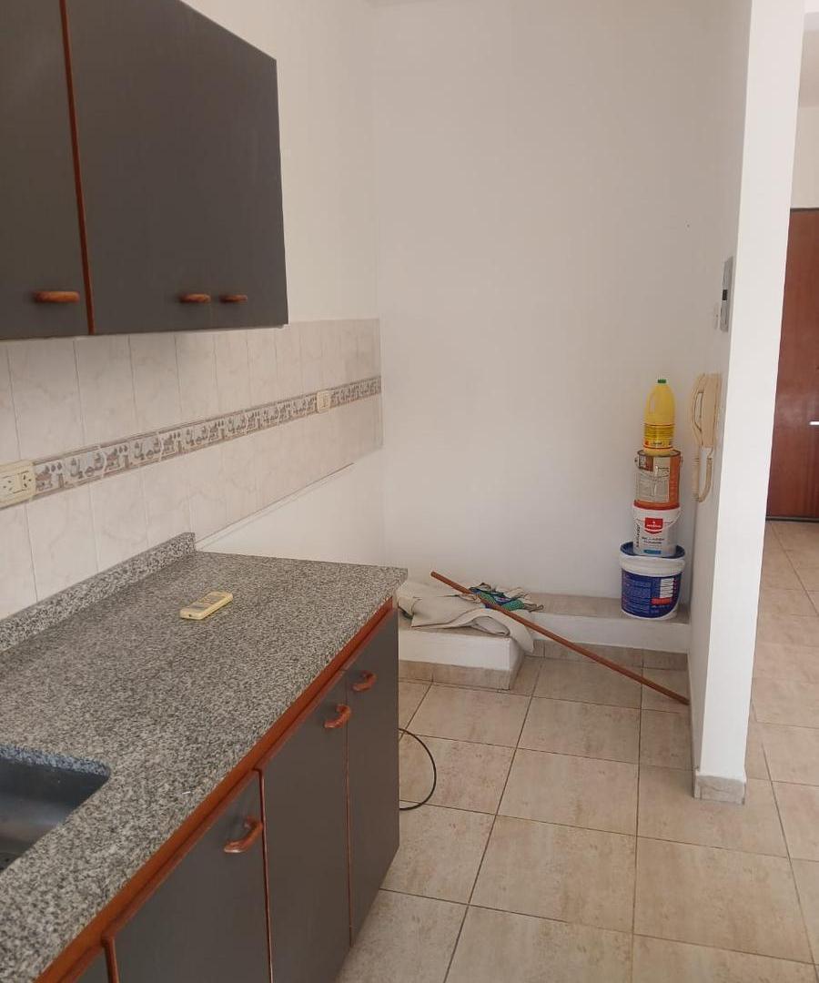 Foto de VENTA PH 2 AMBIENTES CON BALCÓN CORRIDO Y PATIO PRIVADO CON PARRILLA, imagen 4