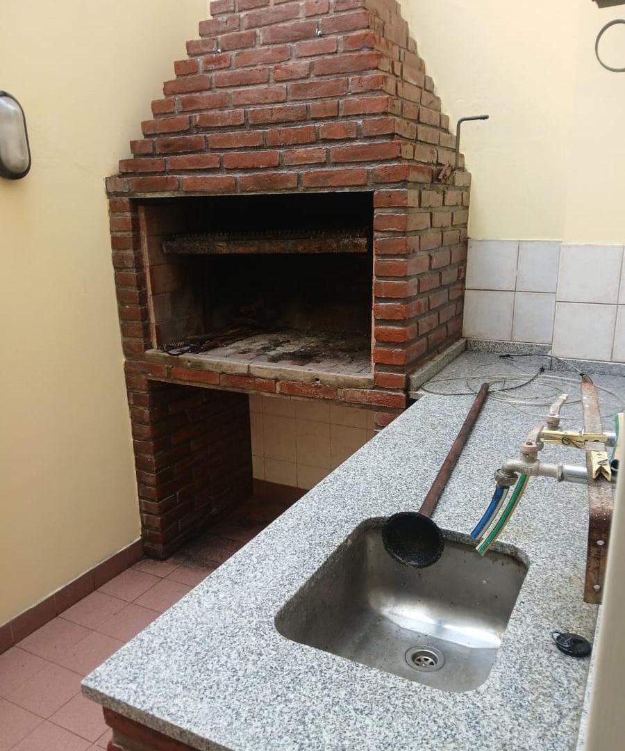 Foto de VENTA PH 2 AMBIENTES CON BALCÓN CORRIDO Y PATIO PRIVADO CON PARRILLA, imagen 2