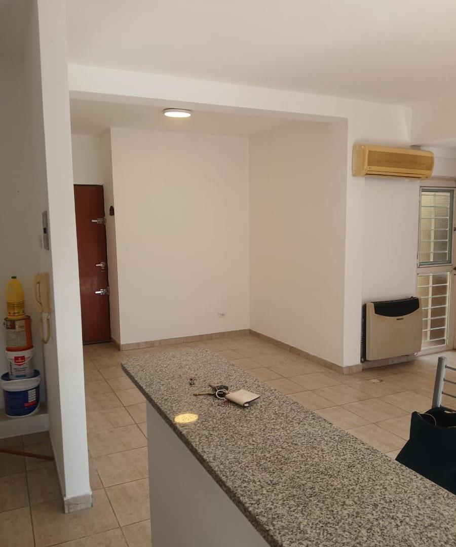 Foto de VENTA PH 2 AMBIENTES CON BALCÓN CORRIDO Y PATIO PRIVADO CON PARRILLA, imagen 5