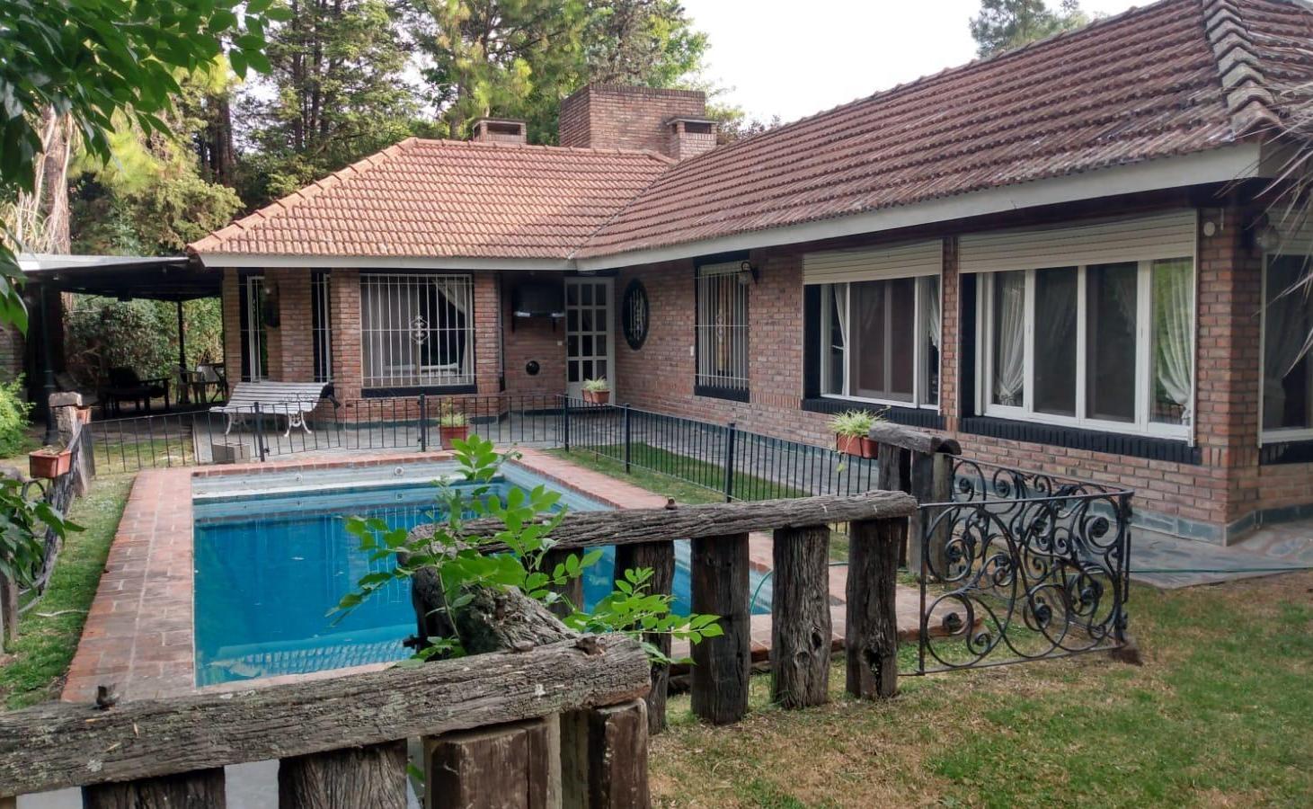 Foto de CASA EN ALQUILER DE 4 AMBIENTES CON PISCINA - GOLFERS COUNTRY CLUB, imagen 2