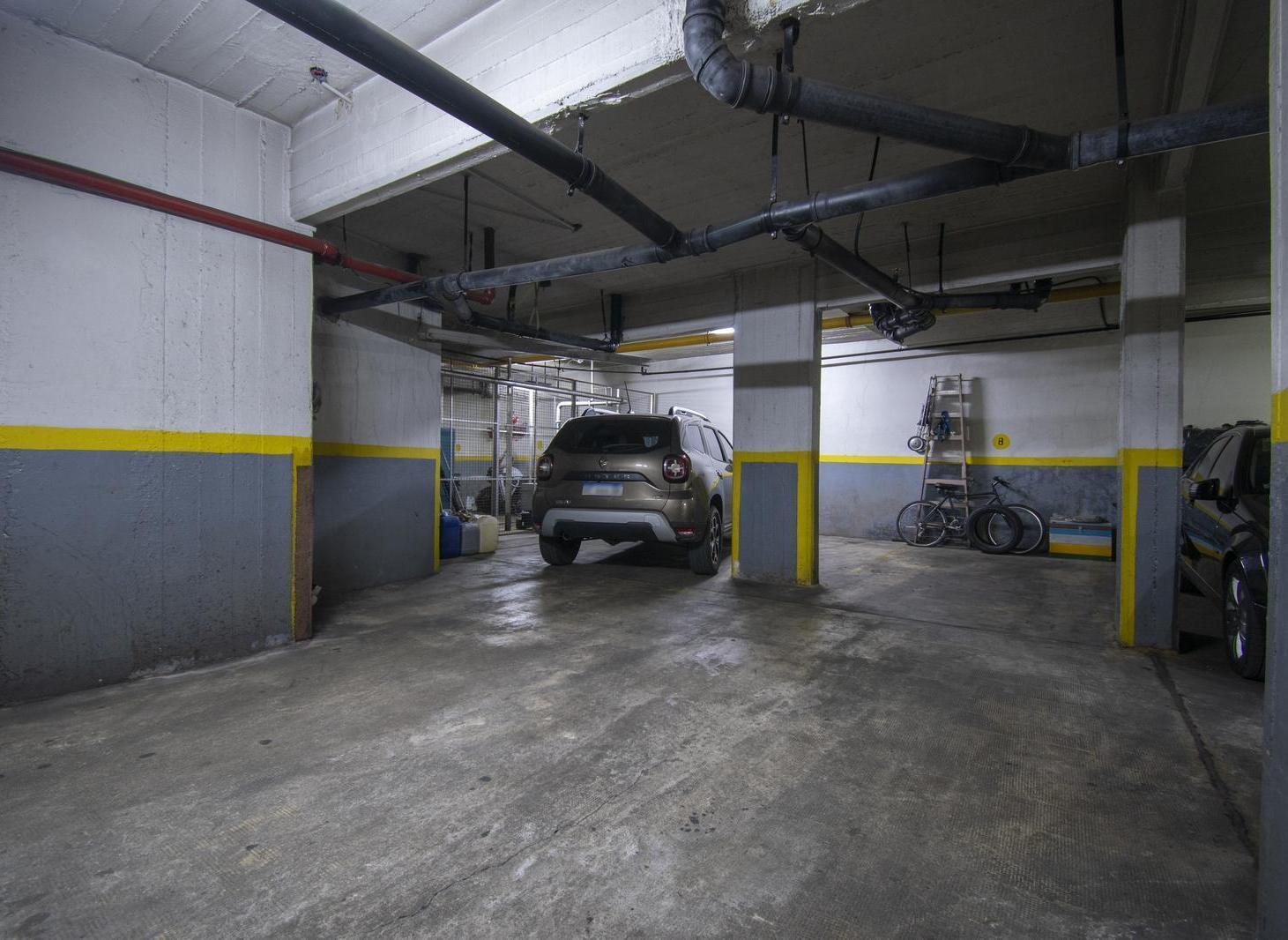 Foto de VENTA SEMIPISO DEPARTAMENTO 5 AMBIENTES CON COCHERA FIJA Y BAULERA, imagen 3