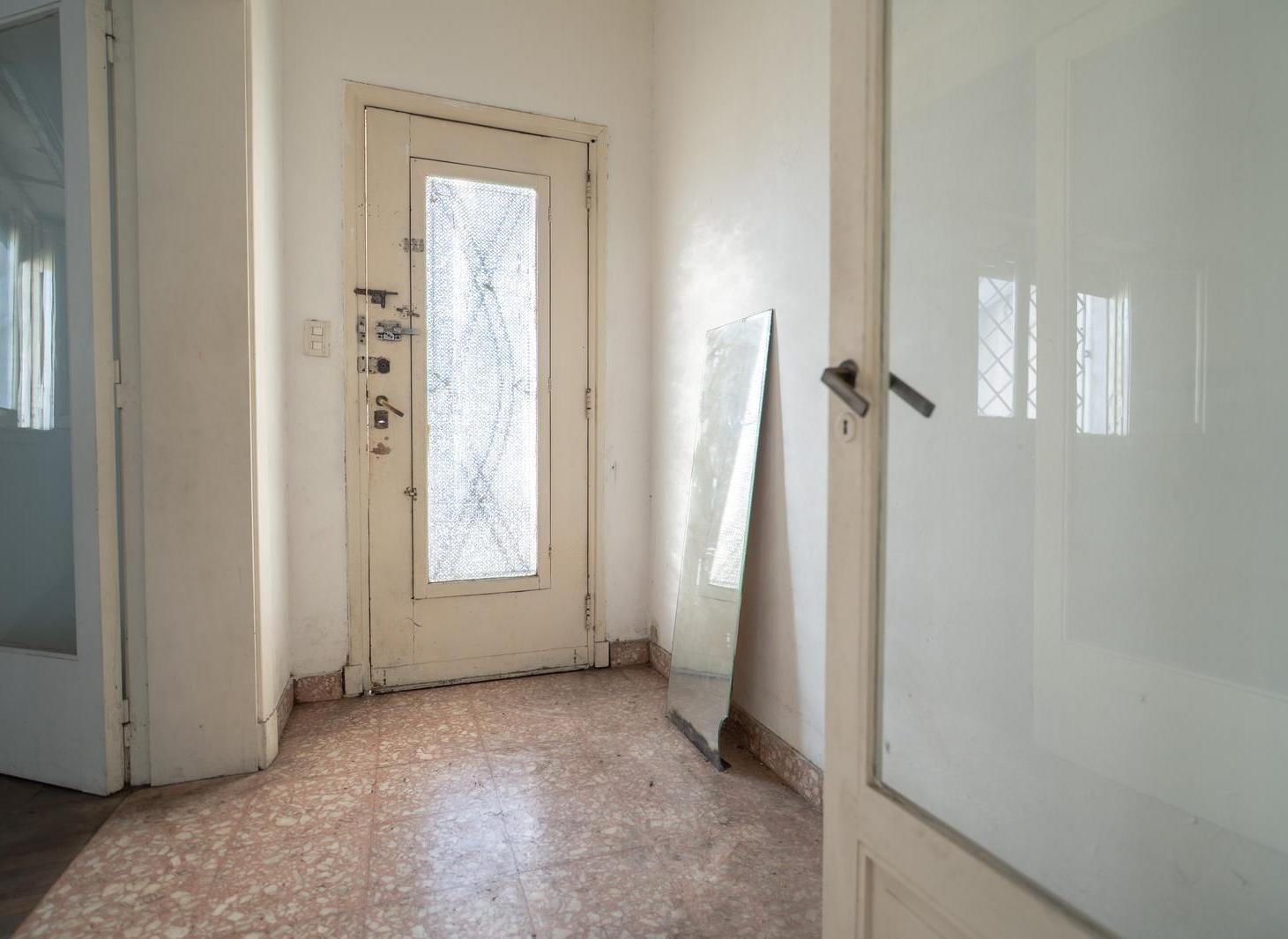 Foto de VENTA PH TIPO CASA CON ENTRADA INDEPENDIENTE Y COCHERA. SIN EXPENSAS, imagen 1