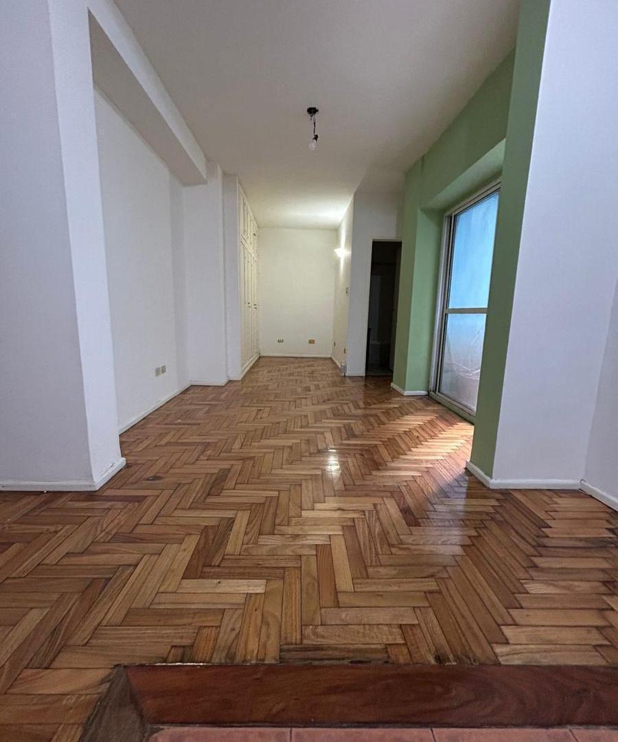 Foto de VENTA DEPARTAMENTO 2 AMBIENTES CON PATIO MUY LUMINOSO PERMUTA EN, imagen 4