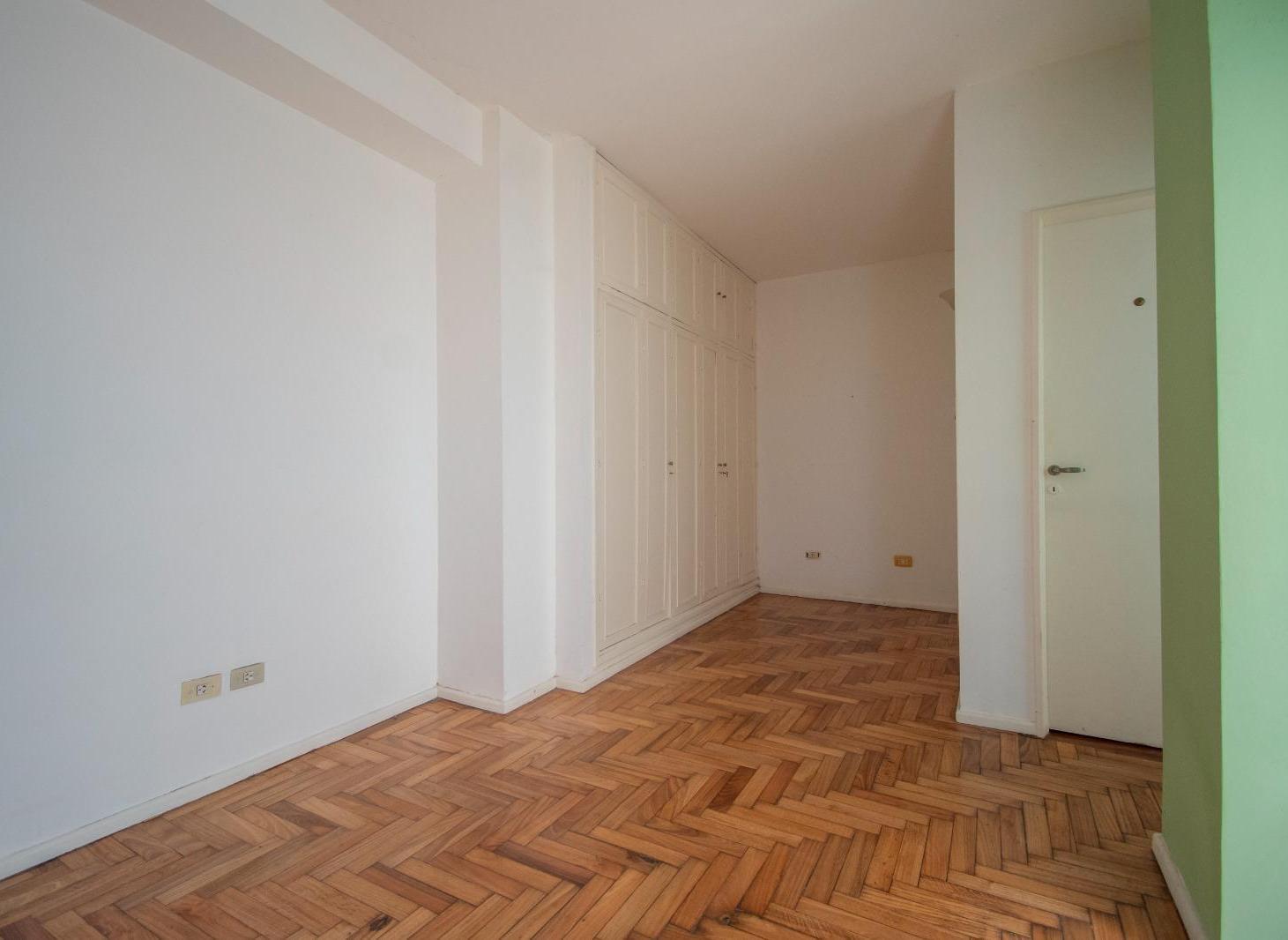 Foto de VENTA DEPARTAMENTO 2 AMBIENTES CON PATIO MUY LUMINOSO PERMUTA EN, imagen 1