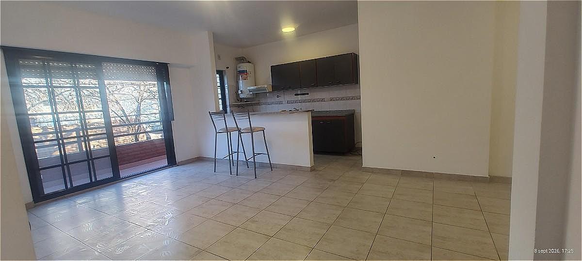 Foto de VENTA PH 2 AMBIENTES CON BALCÓN CORRIDO Y PATIO PRIVADO CON PARRILLA, imagen 2