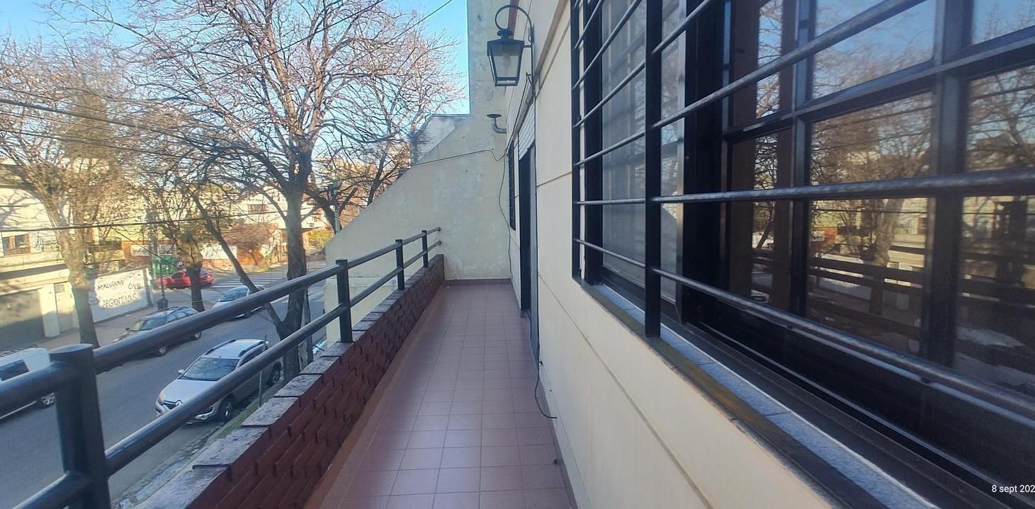 Foto de VENTA PH 2 AMBIENTES CON BALCÓN CORRIDO Y PATIO PRIVADO CON PARRILLA, imagen 1