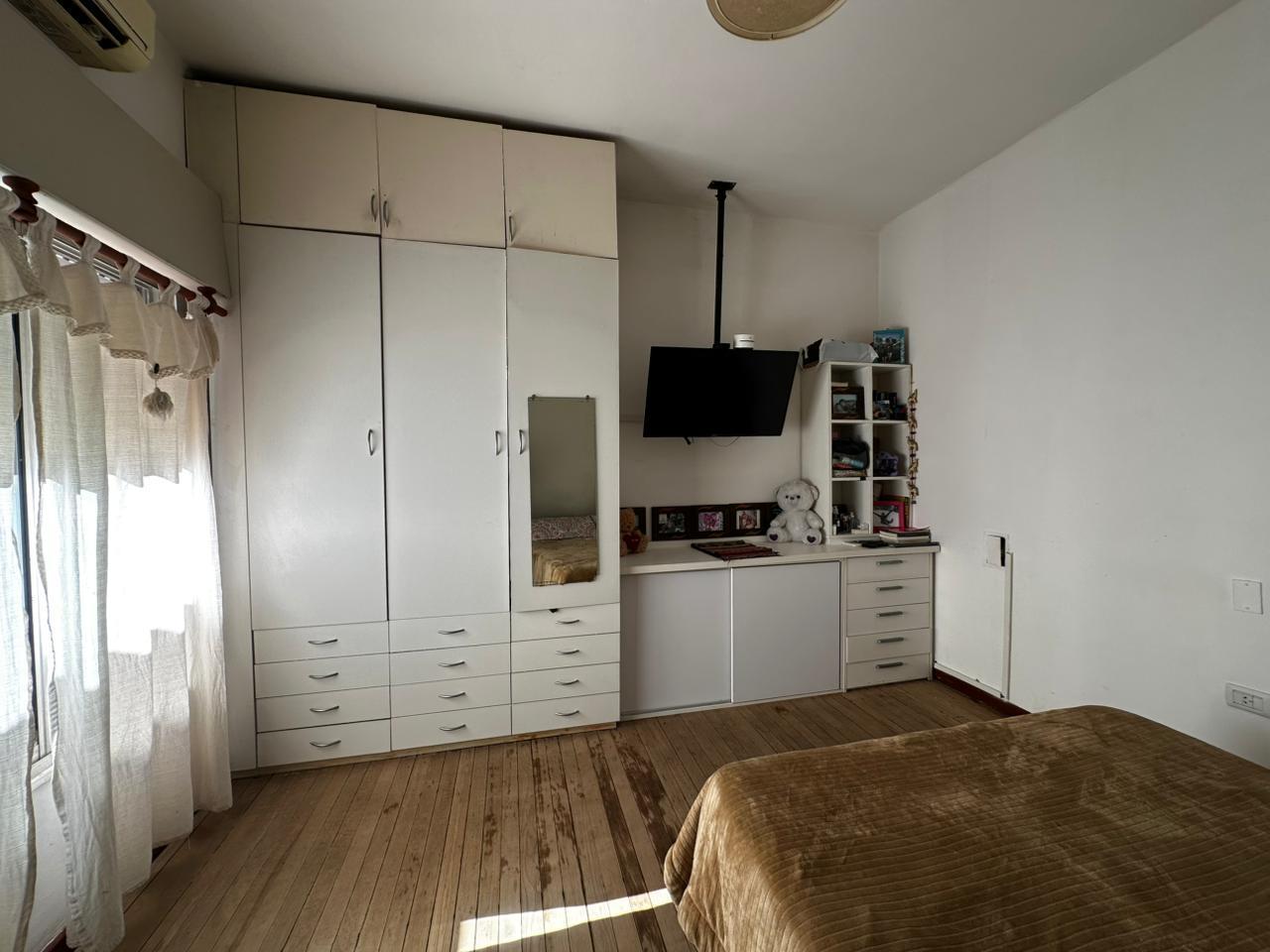 Foto de VENTA PH 4 ambientes- SAN MARTIN - PARRILLA CUBIERTA- ACEPTA PERMUTA, imagen 3