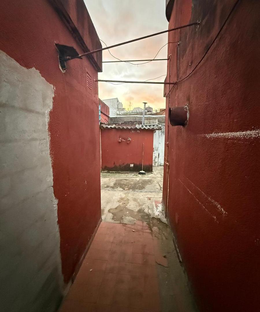 Foto de VENTA CASA MULTIFAMILIAR 6 AMBIENTES OPORTUNIDAD EN VILLA LURO - PERMUTA, imagen 3