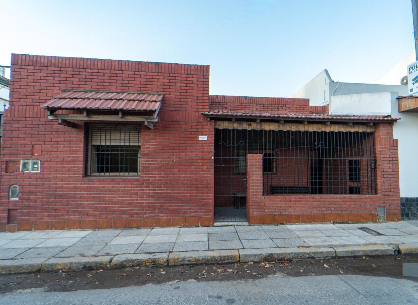 Foto de VENTA CASA MULTIFAMILIAR 6 AMBIENTES OPORTUNIDAD EN VILLA LURO - PERMUTA, imagen 4