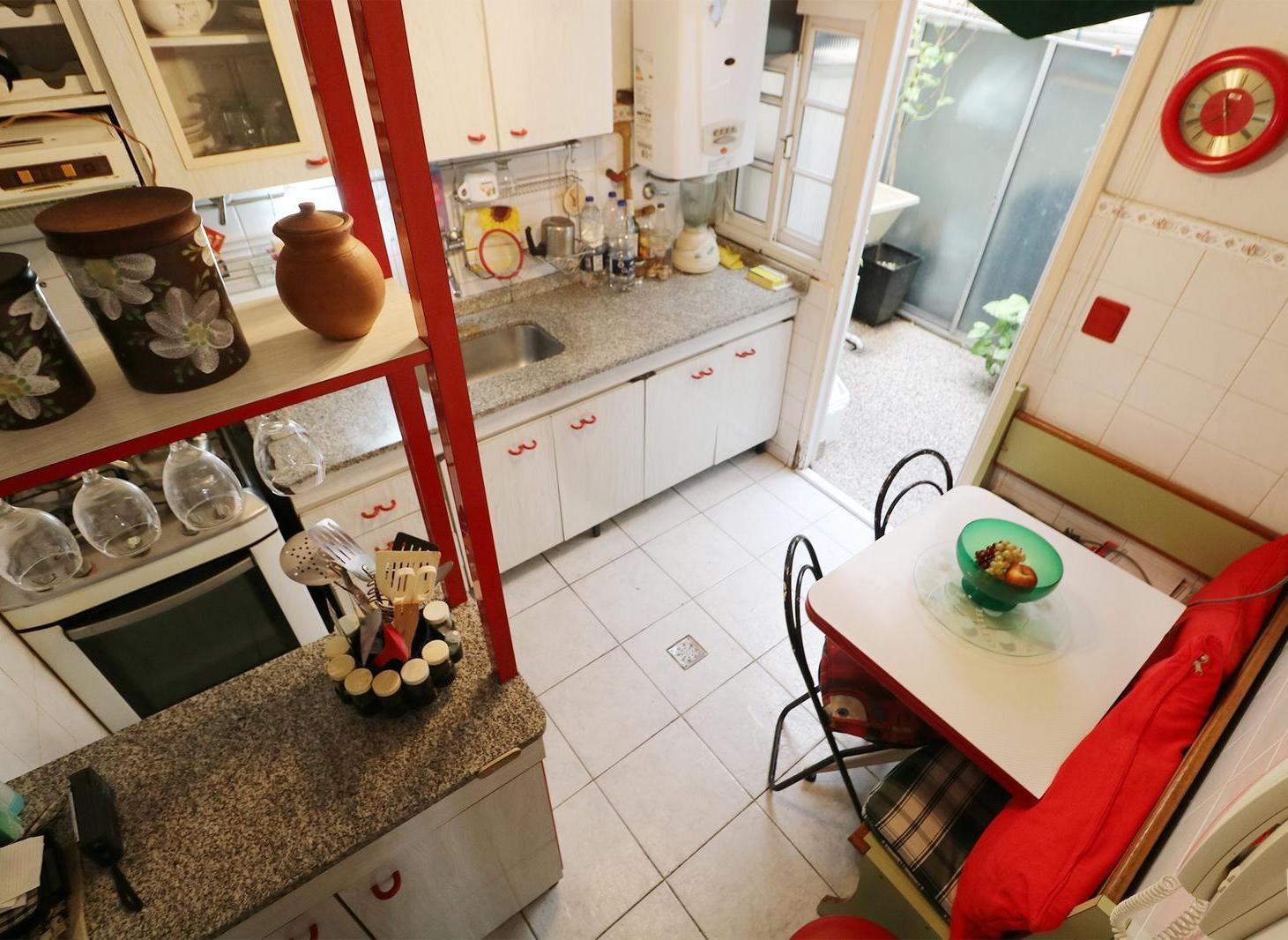 Foto de VENTA DEPARTAMENTO DE 2 AMBIENTES - CABALLITO - LUMINOSO - DOS PATIOS, imagen 3