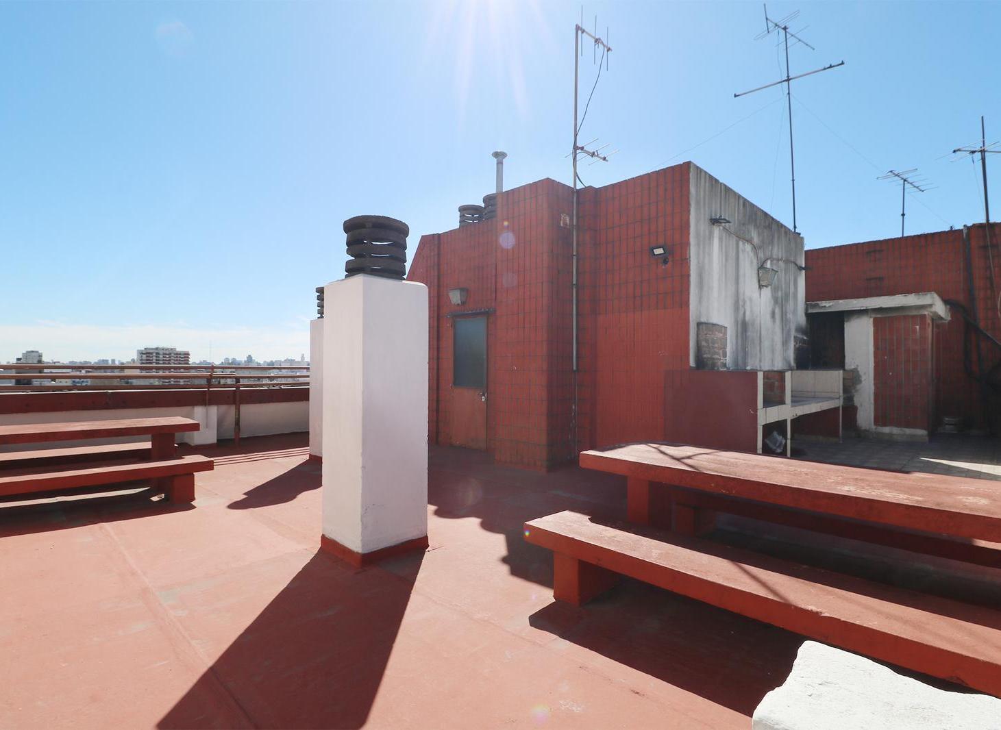 Foto de VENTA DEPARTAMENTO DE 2 AMBIENTES - CABALLITO - LUMINOSO - DOS PATIOS, imagen 5
