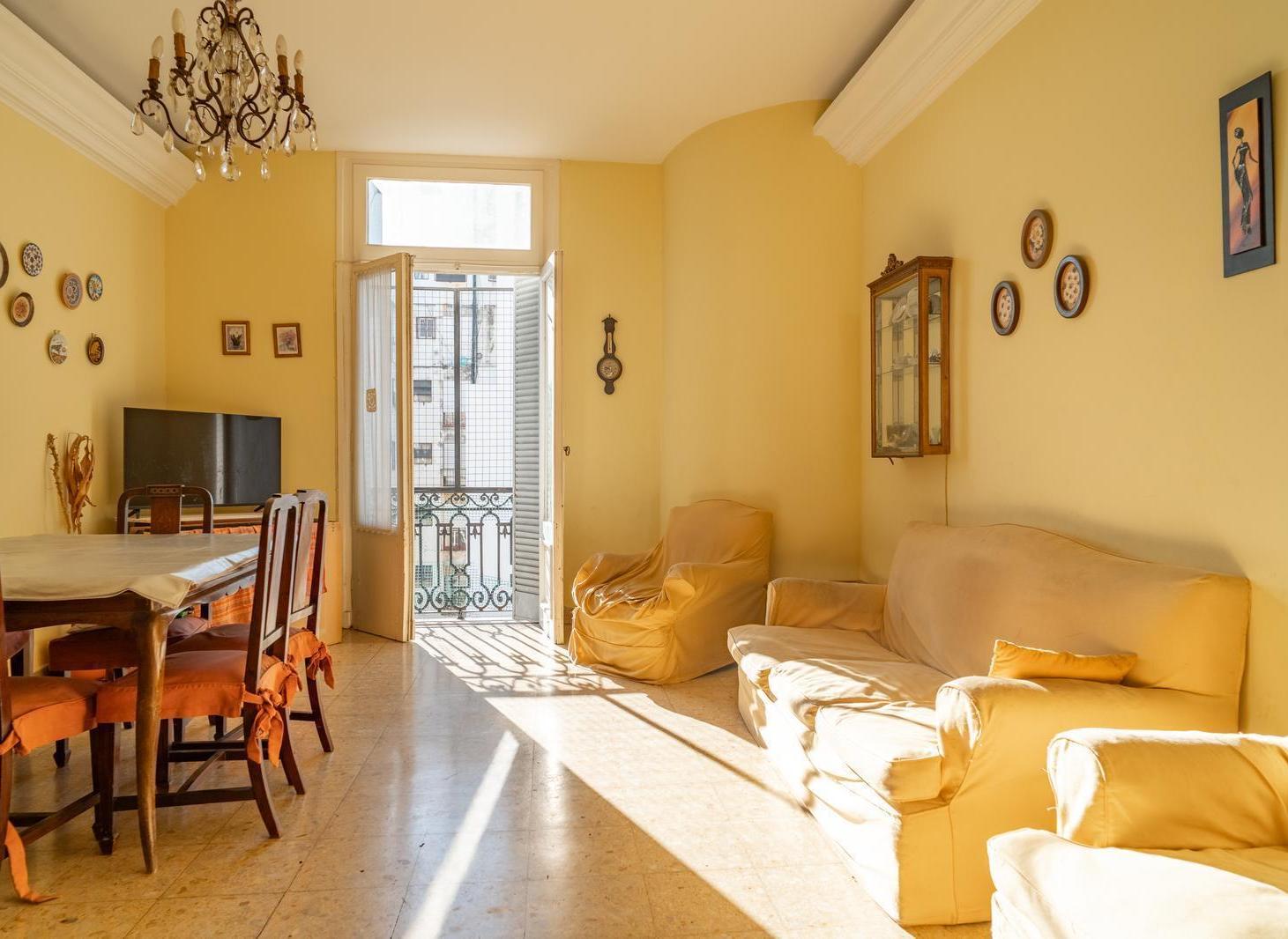 Foto de VENTA DEPARTAMENTO 4 AMBIENTES - APTO CREDITO – SAN CRISTOBAL., imagen 2