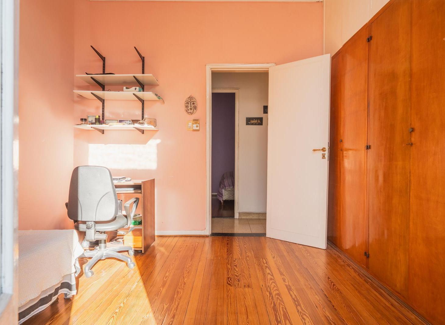 Foto de VENTA DEPARTAMENTO 4 AMBIENTES - APTO CREDITO – SAN CRISTOBAL., imagen 3