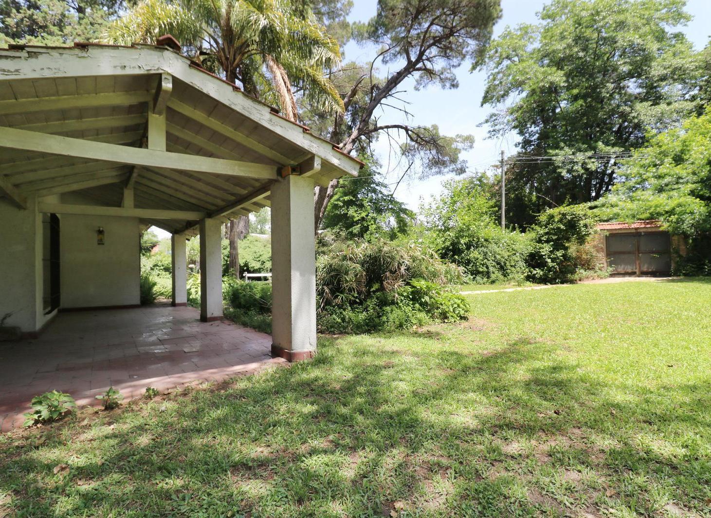 Foto de VENTA CASAQUINTA - MORENO - PARQUE - PISCINA - QUINCHO - PARRILLA, imagen 2