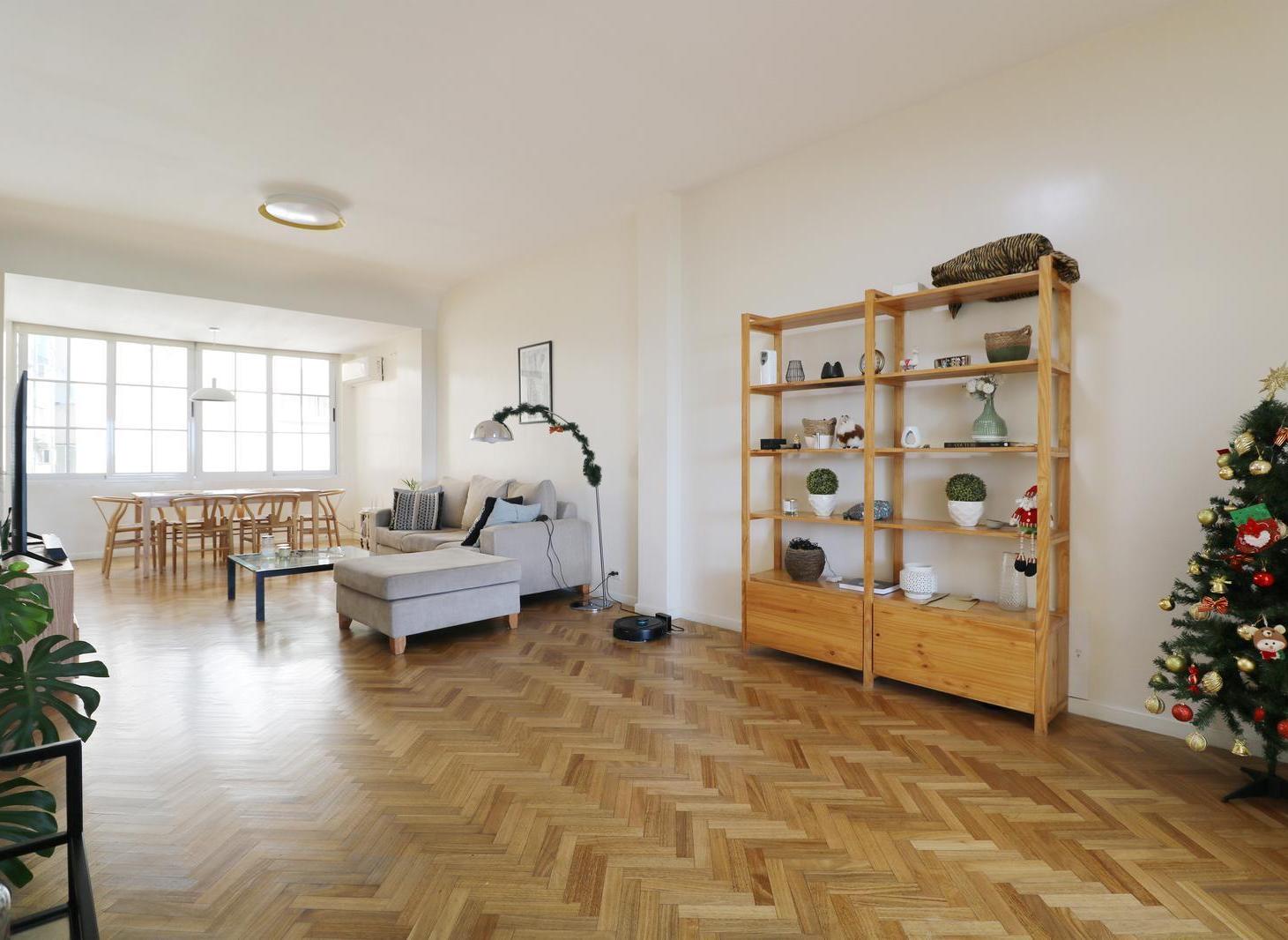 Foto de VENTA DE PISO DE 3 AMBIENTES MÁS DEPENDENCIA CON BAULERA EN RECOLETA, imagen 1