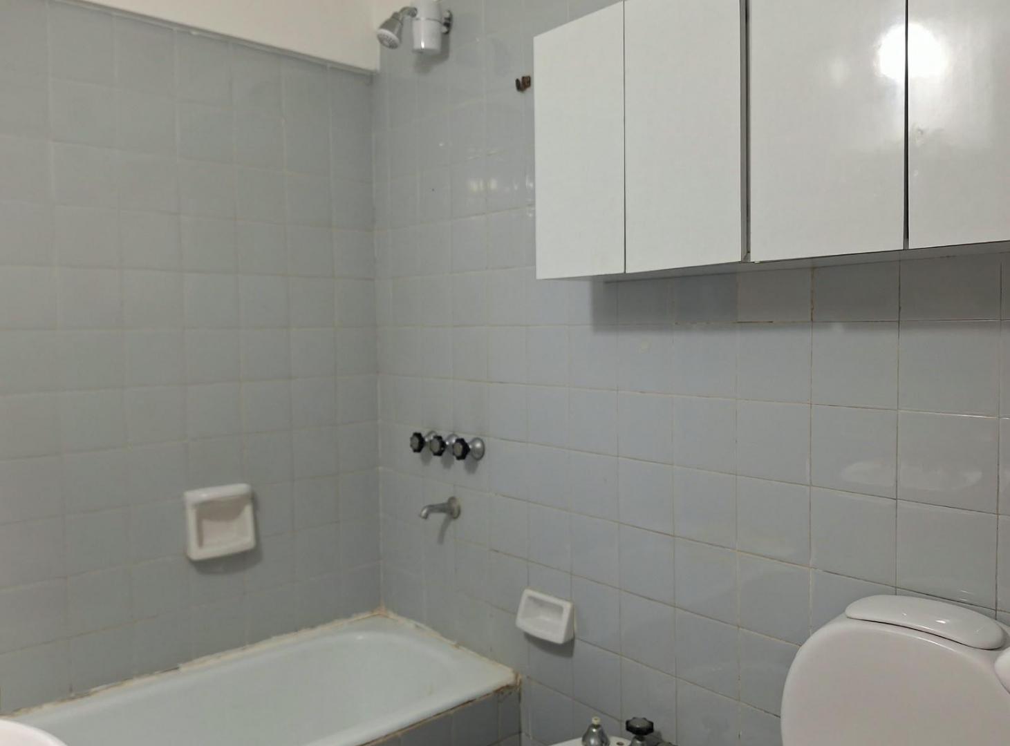 Foto de VENTA DEPARTAMENTO DOS AMBIENTES EN BALVANERA, imagen 2