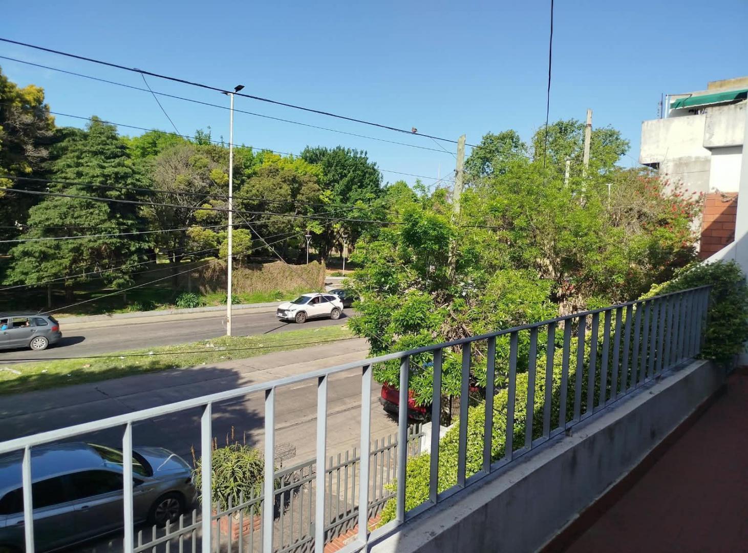 Foto de VENTA PH AL FRENTE TRES AMBIENTES AMPLIOS LUMINOSOS VILLA SARMIENTO, imagen 3