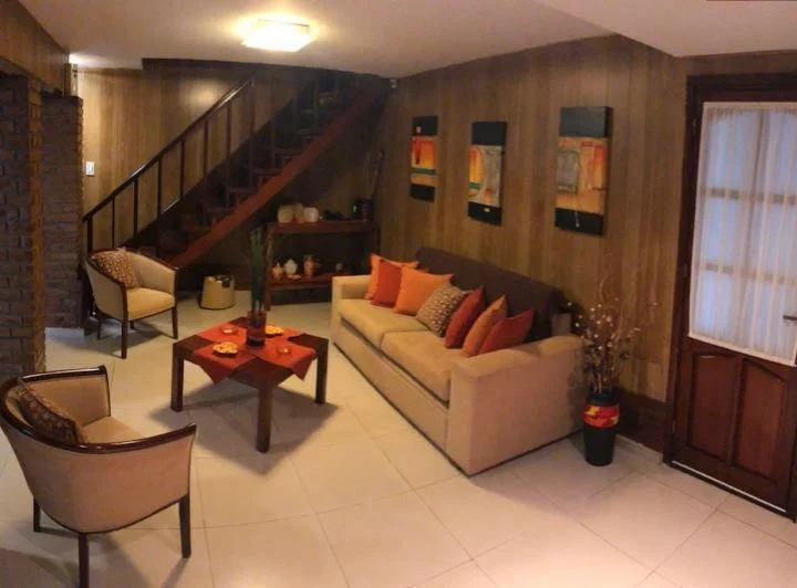 ESPECTACULAR CASA 3 DORM C/GARAJE X 2 Y PISCINA 1