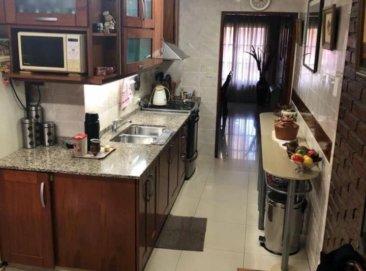 ESPECTACULAR CASA 3 DORM C/GARAJE X 2 Y PISCINA 2