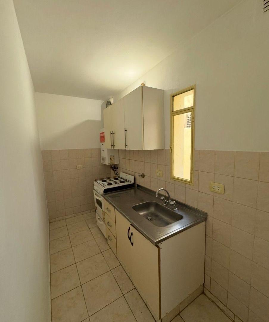 Foto de DPTO 2 DORM Y PATIO- EXPENSAS MUY BAJAS- Bº GENERAL PAZ, imagen 5