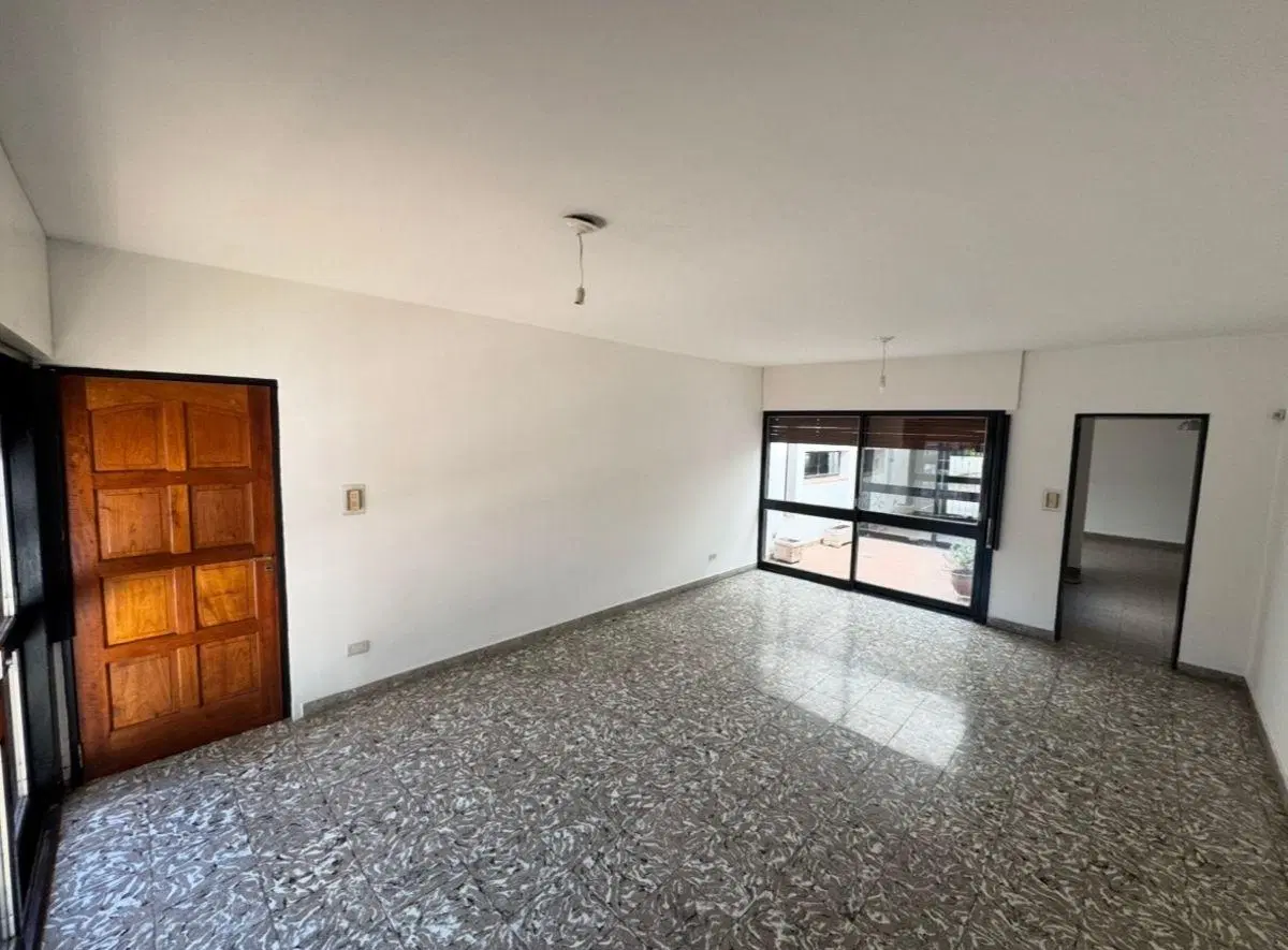 CASA 3 DORM, GARAJE Y PATIO C/ASADOR- Bº PARQUE VÉLEZ SARSFIELD 4