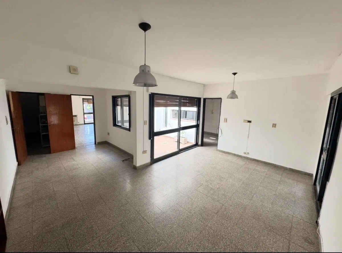 CASA 3 DORM, GARAJE Y PATIO C/ASADOR- Bº PARQUE VÉLEZ SARSFIELD 5