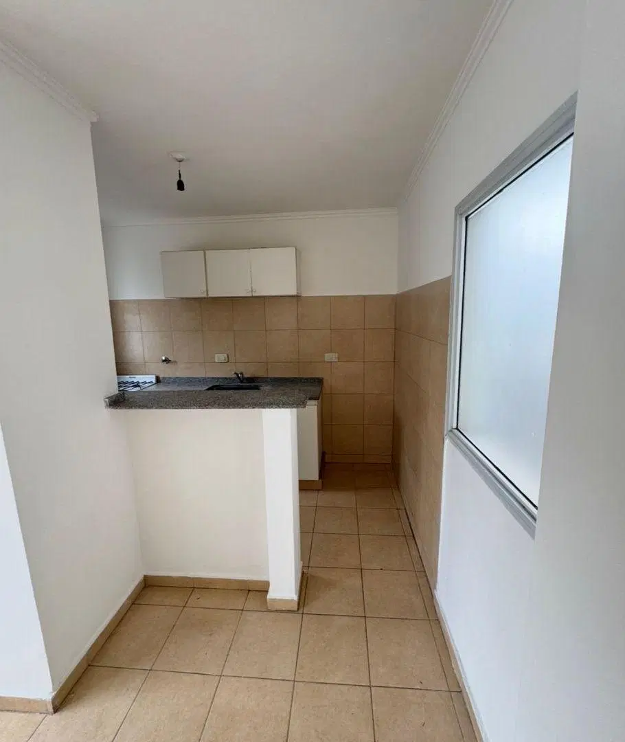 DEPARTAMENTO 1 DORM C/COCHERA- Bº SAN MARTÍN 8