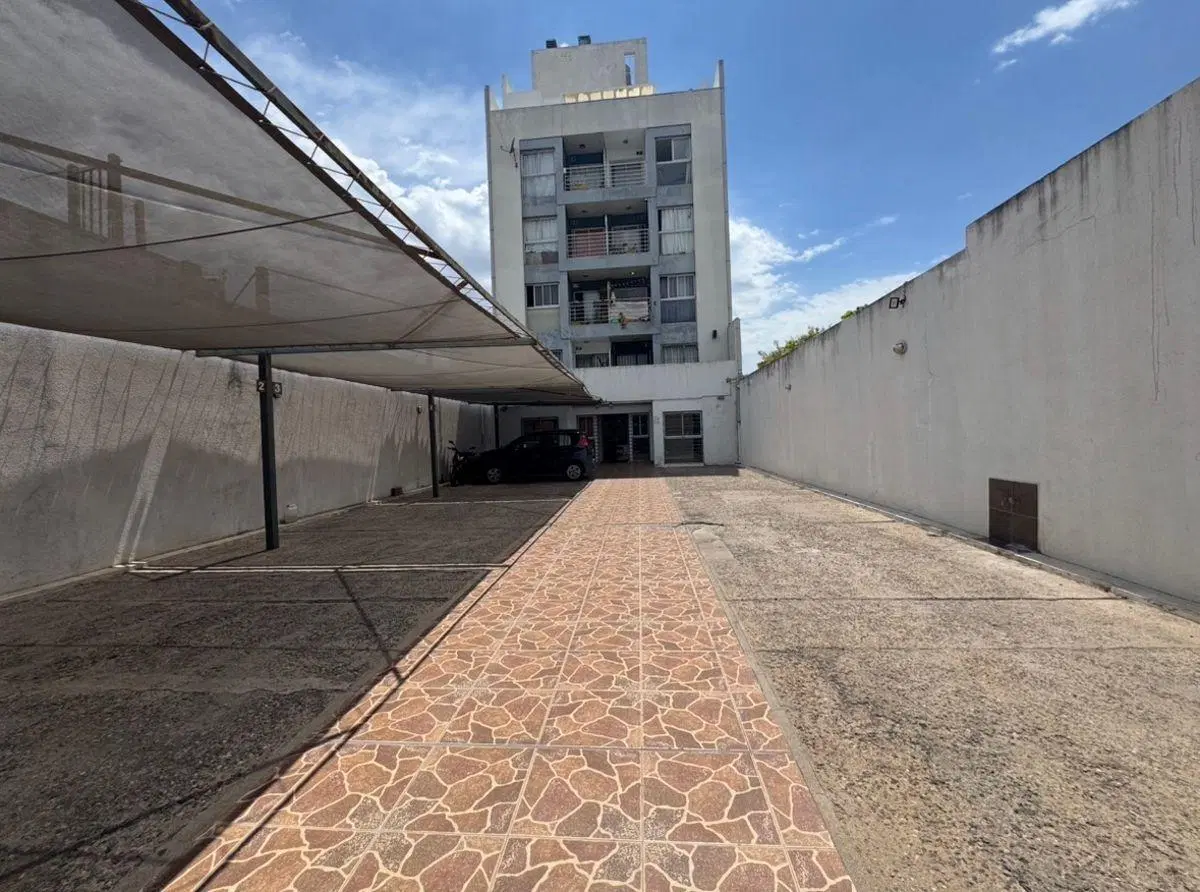 DEPARTAMENTO 1 DORM C/COCHERA- Bº SAN MARTÍN 5