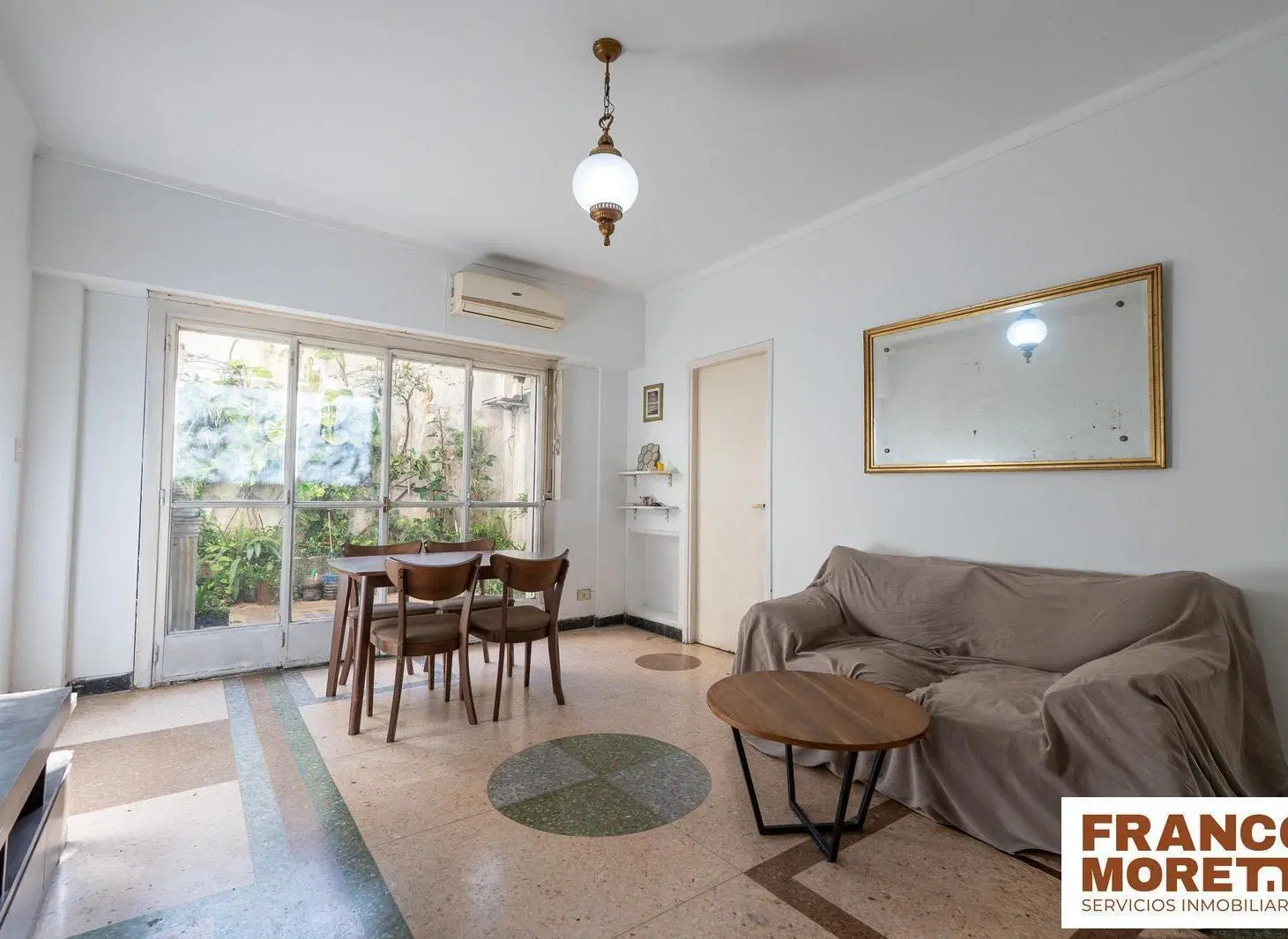 BAJÓ DE VALOR! Amplio Semipiso de 5 Ambientes con 2 Patios en el Corazón de San Cristóbal 4