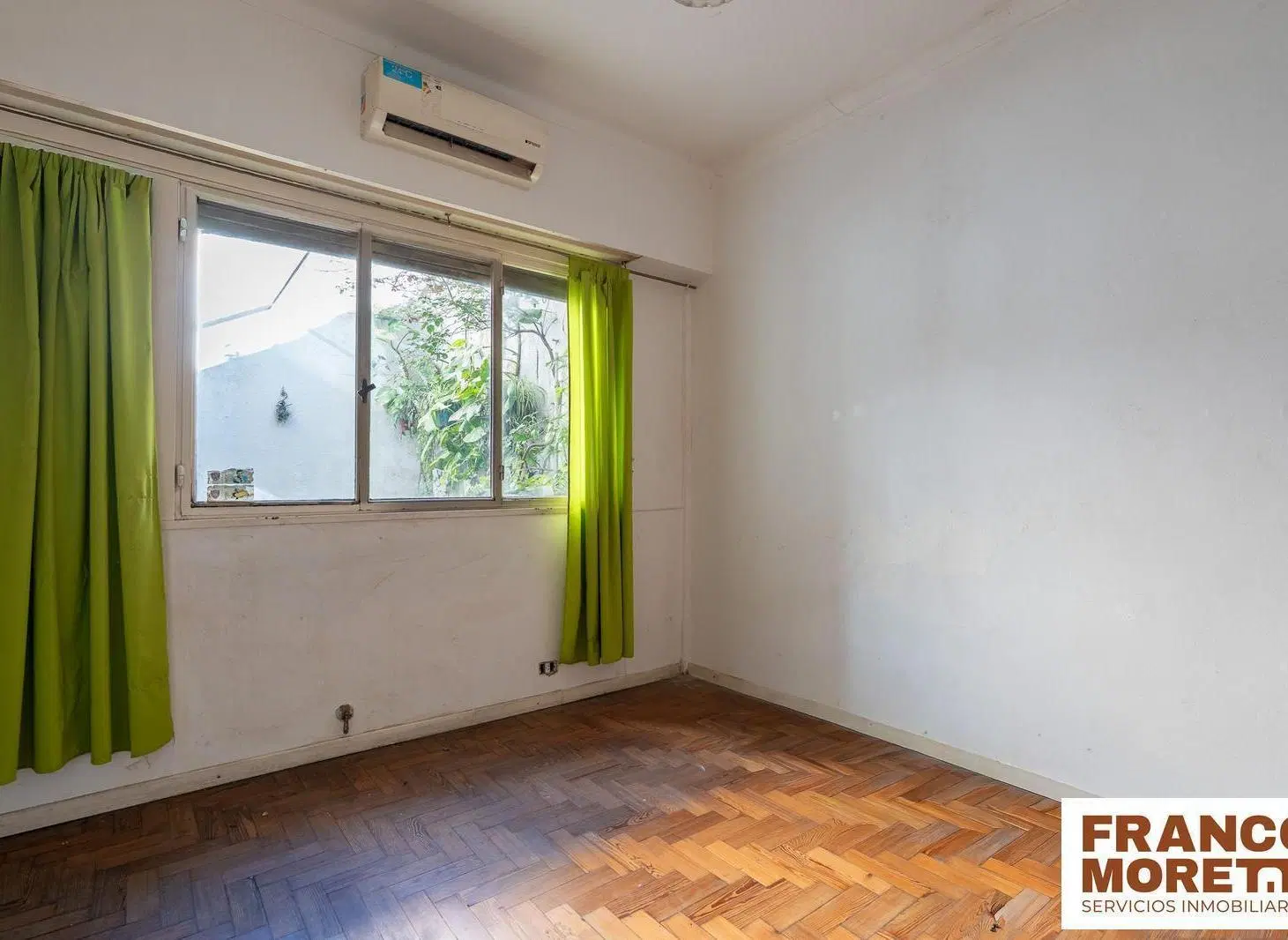 BAJÓ DE VALOR! Amplio Semipiso de 5 Ambientes con 2 Patios en el Corazón de San Cristóbal 4