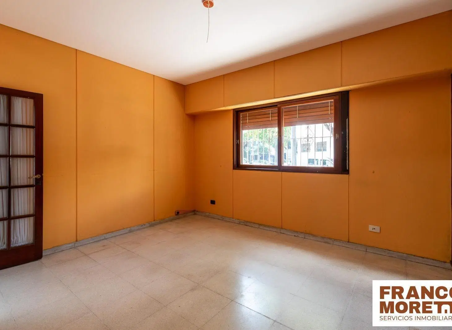 Casa en Esquina con Terraza y Garage con posibilidad de edificar en Saavedra 2