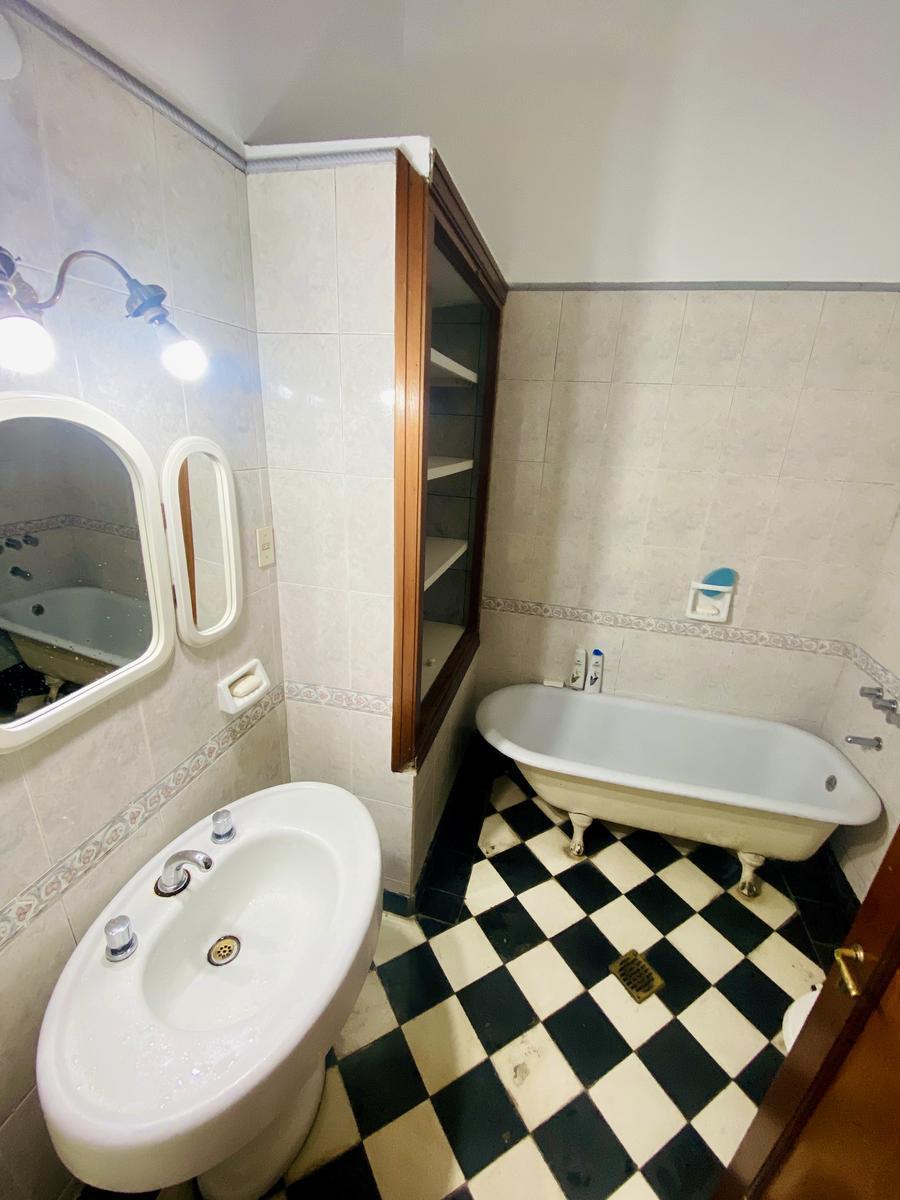 UNA PLANTA - 2 DORM CON ESCRITORIO MAS DPTO 500m2 T - CASAS EN VENTA CERRO DE LAS ROSAS