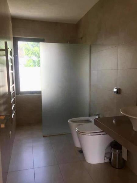 3 Dorm. - 1600 m² de Terreno - Recibe Menor 5