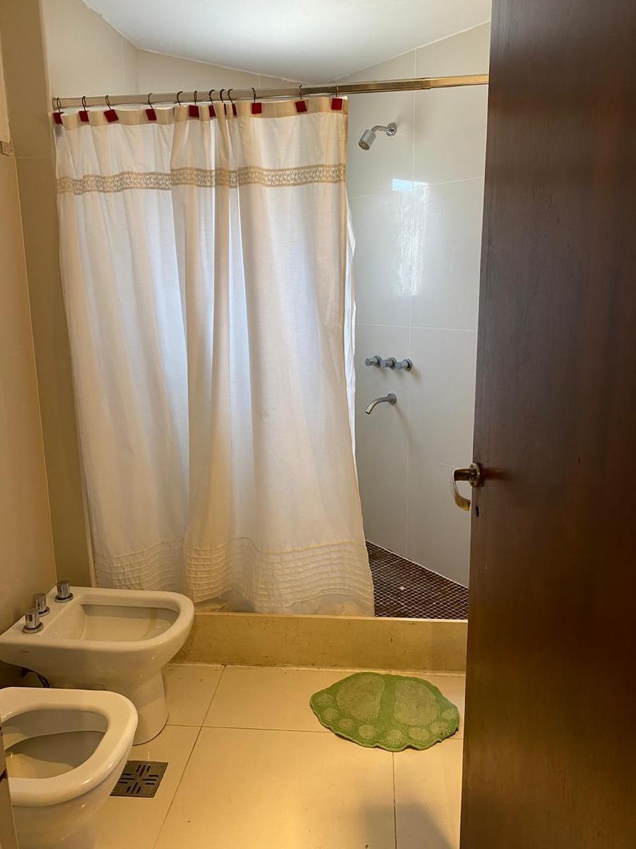 Zona Comercial - Casa con Oficina - 615 m² Terreno - 3 Dorm 1
