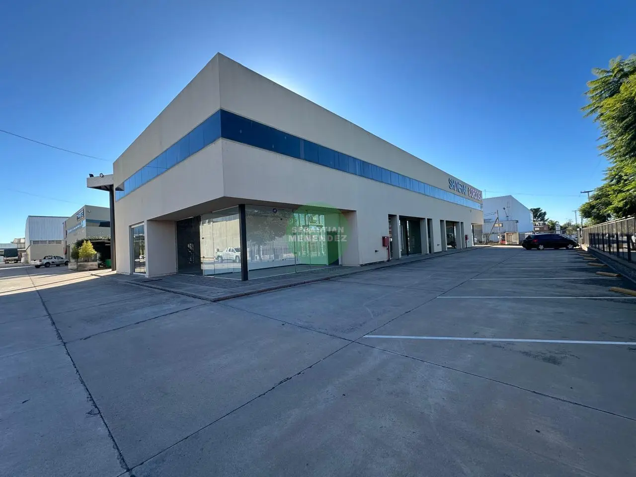 Seguridad 24hs - Local / Galpón en Los Boulevares - 700Mts2 4