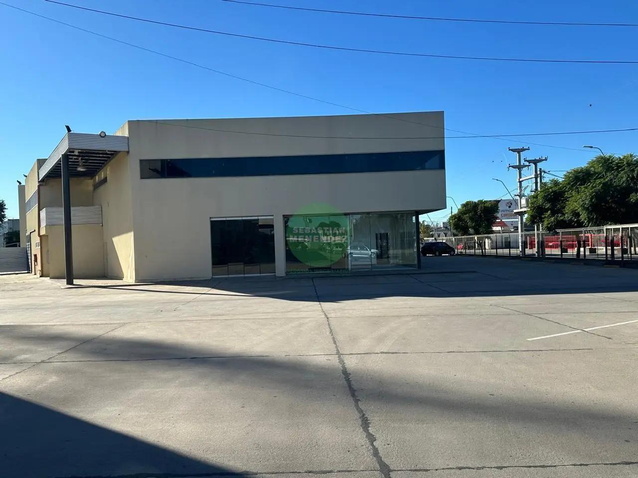 Seguridad 24hs - Local / Galpón en Los Boulevares - 700Mts2 2