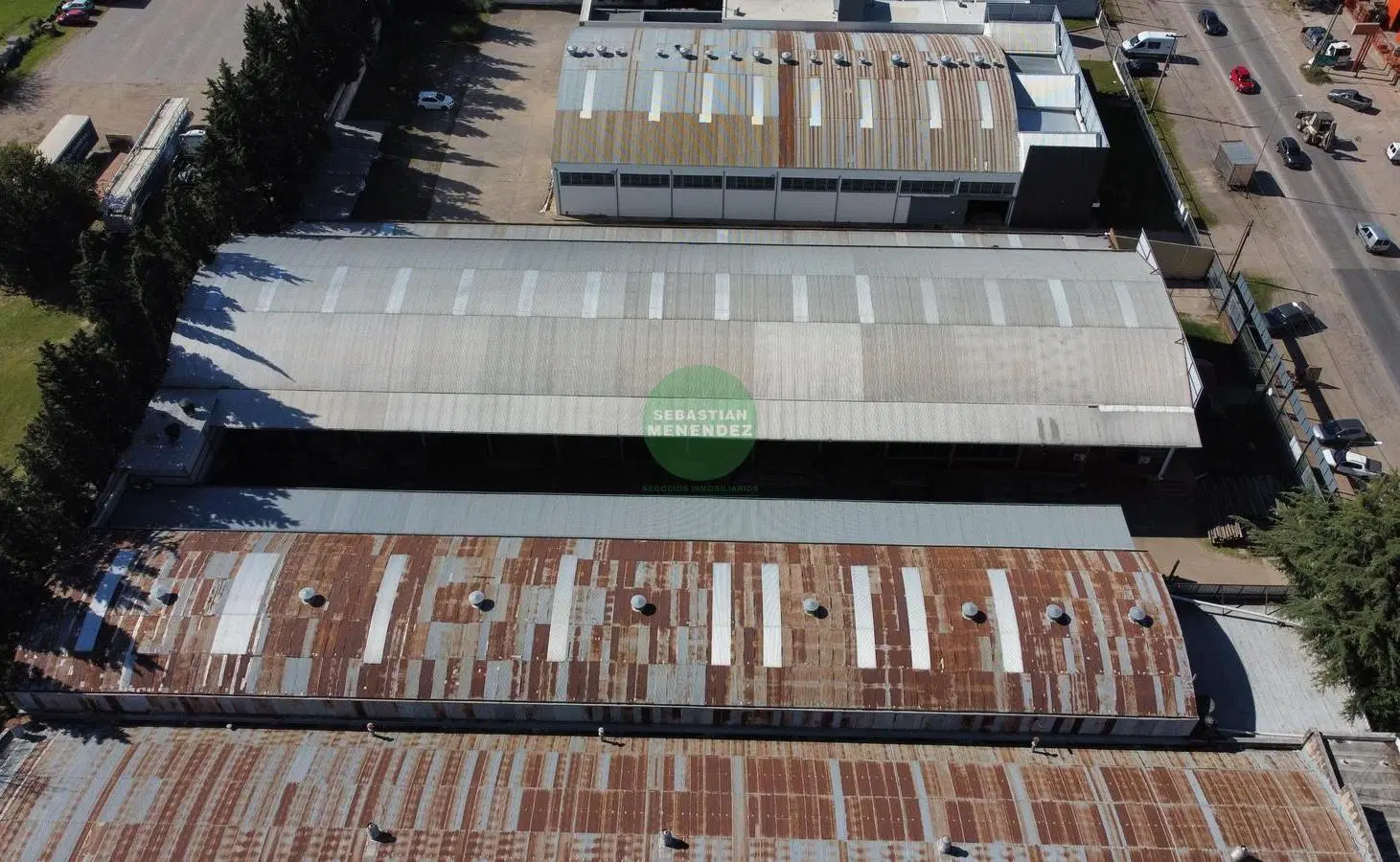 RECIBE MENOR - A 100Mts de RN9 - Galpón - 3.800Mts2 Cubiertos 1