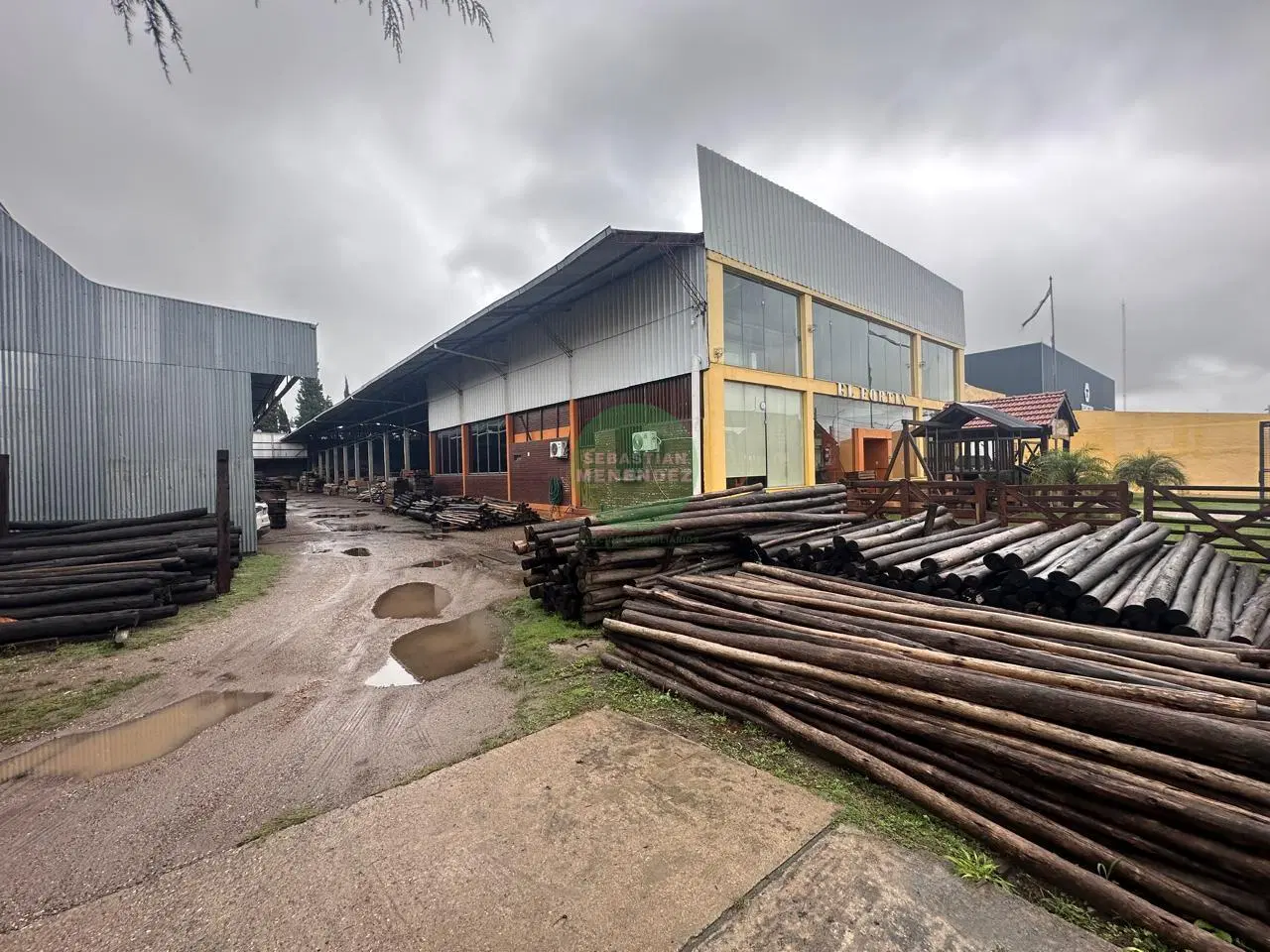 RECIBE MENOR - A 100Mts de RN9 - Galpón - 3.800Mts2 Cubiertos 2