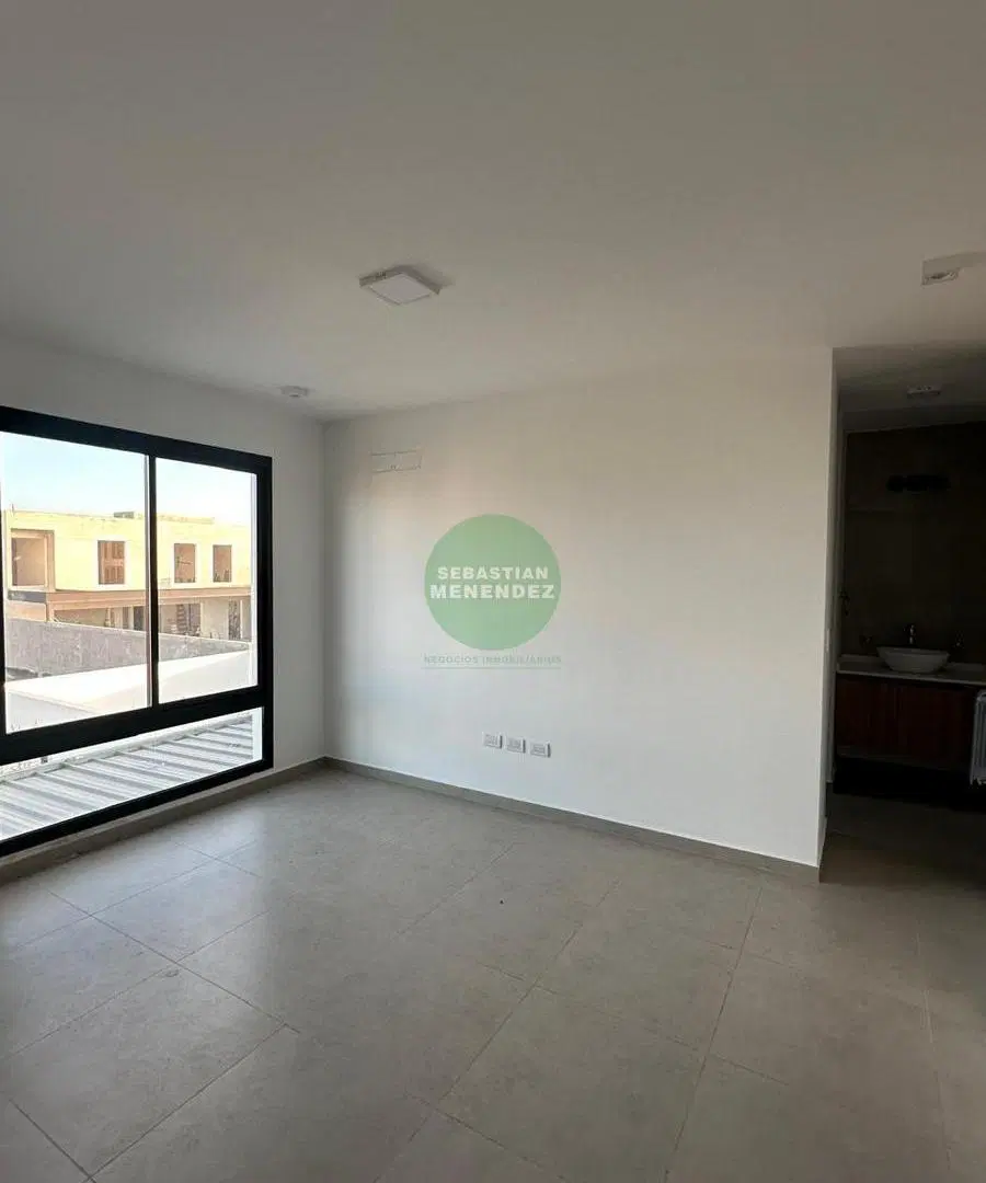 Calef. Central - 3 Dormitorios - Categoría - A estrenar - Casa en venta en Distrito Sur 8
