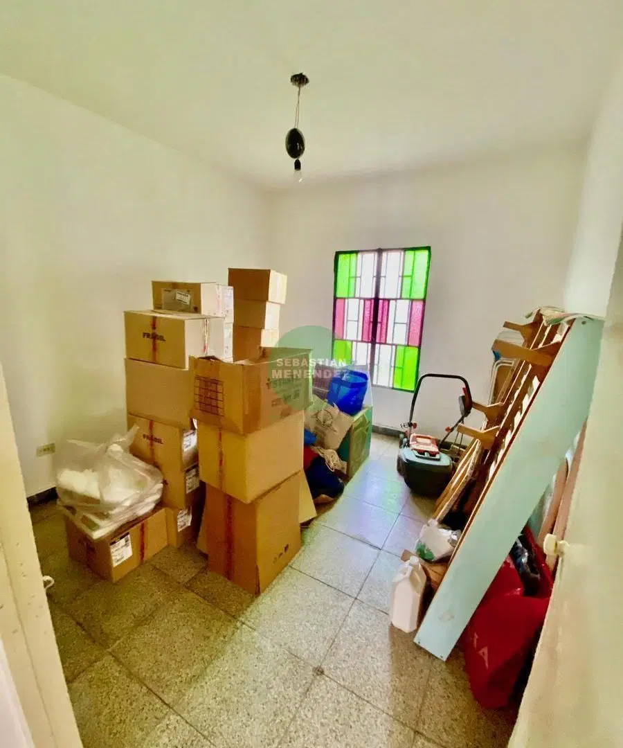 UNA PLANTA - 2 DORM CON ESCRITORIO MAS DPTO 500m2 T - CASAS EN VENTA CERRO DE LAS ROSAS 1