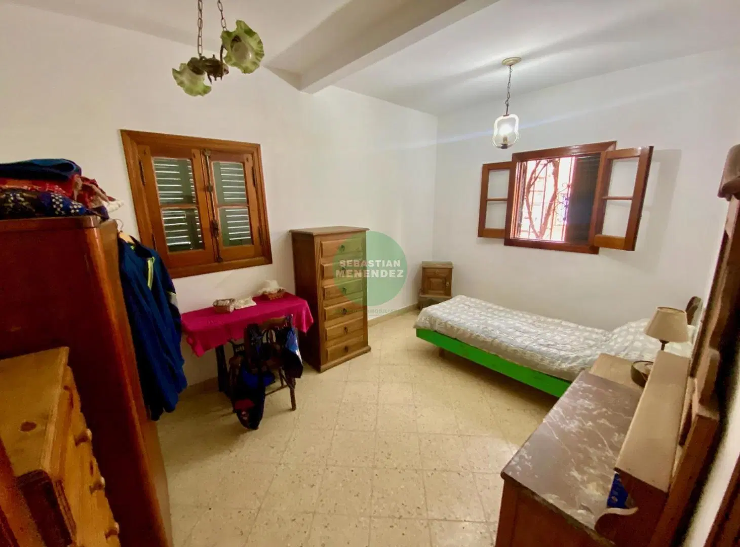 UNA PLANTA - 2 DORM CON ESCRITORIO MAS DPTO 500m2 T - CASAS EN VENTA CERRO DE LAS ROSAS 2